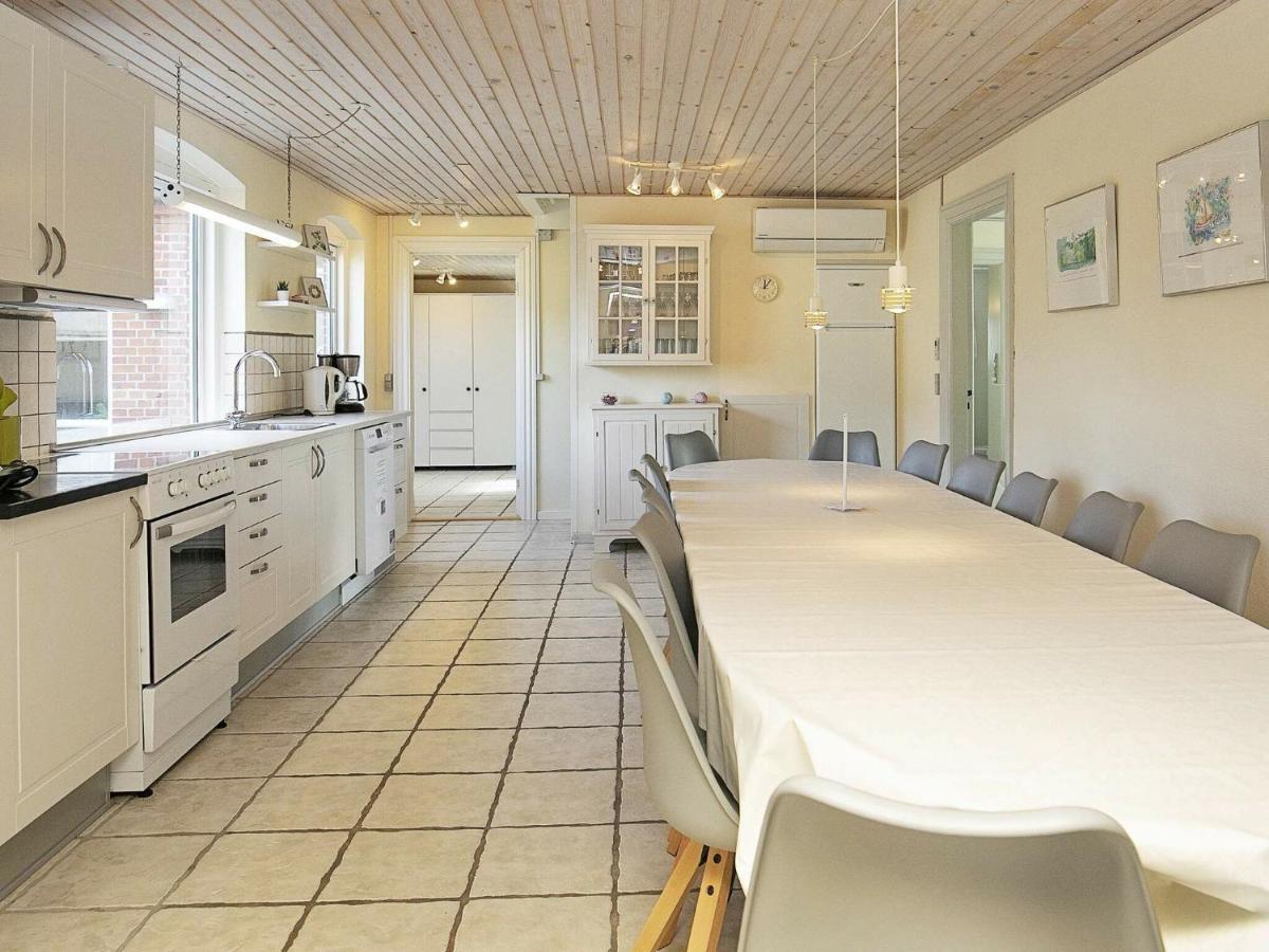 14 Person Holiday Home In R Sk Bing Aeroskobing Quarto foto
